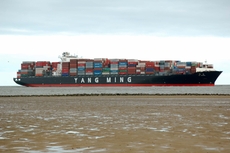 Containerschiff_02.jpg